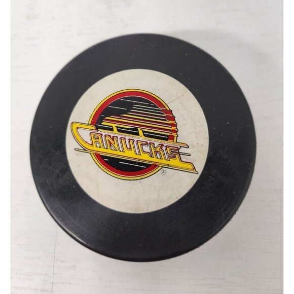 VTG Vancouver Canucks NHL Hockey Official Puck Skate Logo Czechoslovakia Canada - Picture 1 of 5